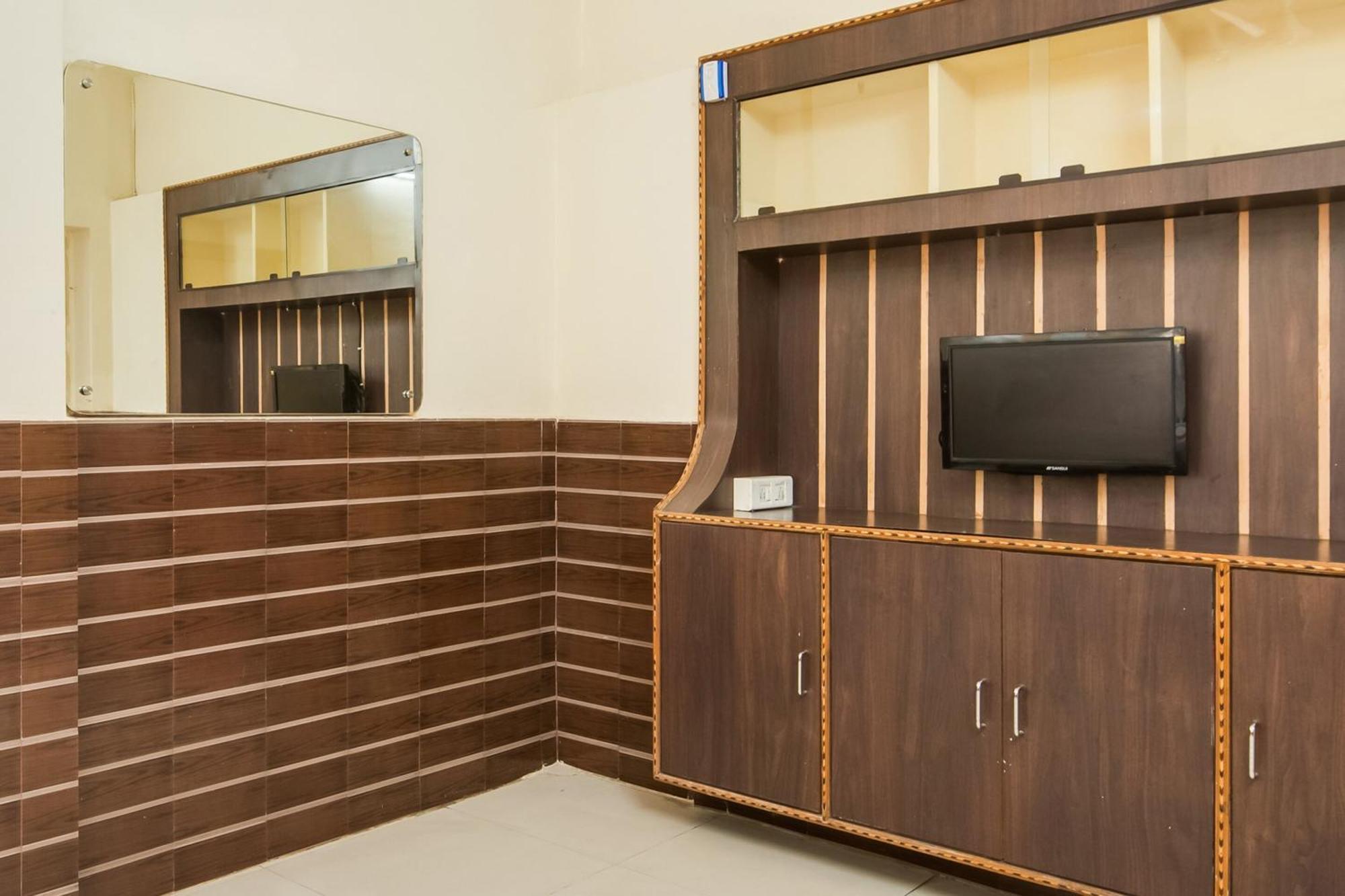 Oyo Flagship 75817 Ahvanam Guest House Tikkavanipalem المظهر الخارجي الصورة